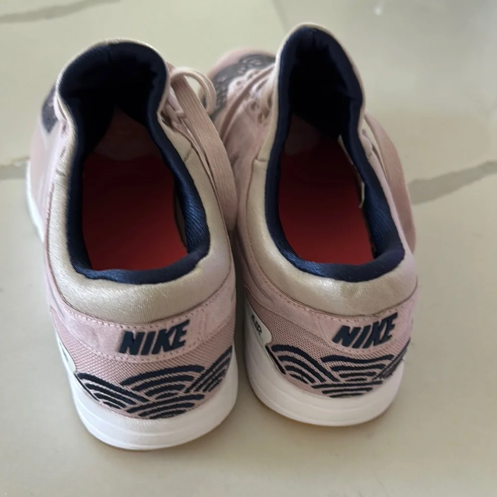 Nike Air Max Zero Women's Pink and Purple  Patterned Sneakers